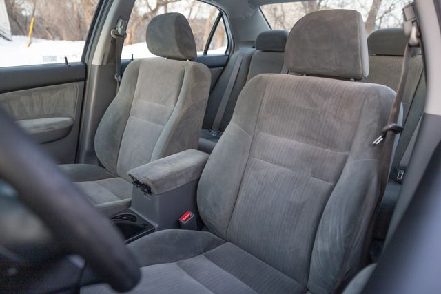 2003 Honda Accord LX w/ 33 MPG, Cruise Control, Bluetooth Radio