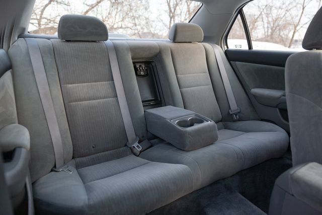 2003 Honda Accord LX w/ 33 MPG, Cruise Control, Bluetooth Radio 2003 Honda Accord LX w/ 33 MPG, Cruise Control, Bluetooth Radio