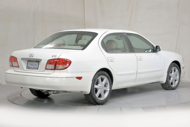 2003 Infiniti I35 | Burbank, California | MDK International 2003 Infiniti I35 | Burbank, California | MDK International