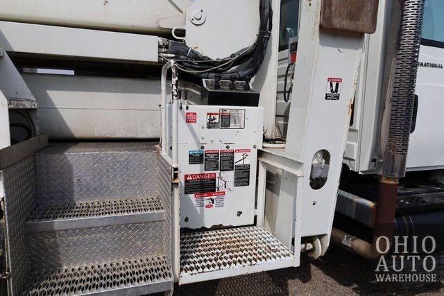 2003 International 7400 DT530 105FT Boom Lift Crane Truck Commercial Se... | Canton, Ohio | Ohio Auto Warehouse LLC 2003 International 7400 DT530 105FT Boom Lift Crane Truck Commercial Se... | Canton, Ohio | Ohio Auto Warehouse LLC