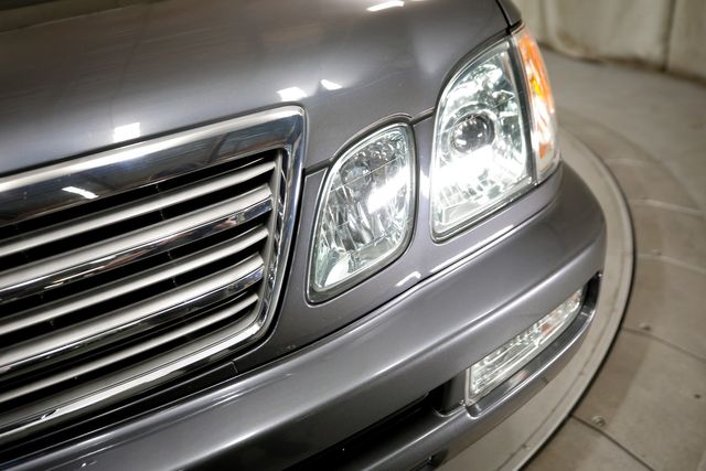 2003 Lexus LX 470 | Burbank, California | MDK International 2003 Lexus LX 470 | Burbank, California | MDK International