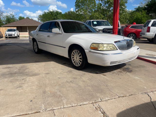 2003 Lincoln Town Car Signature
