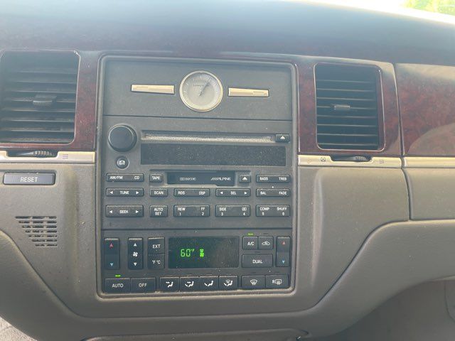 2003 Lincoln Town Car Signature