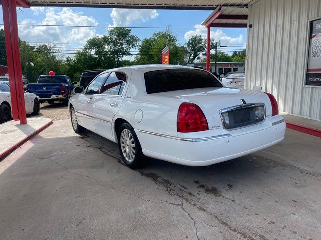 2003 Lincoln Town Car Signature