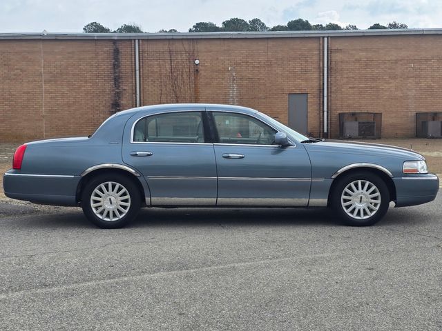 2003 Lincoln Town Car Signature