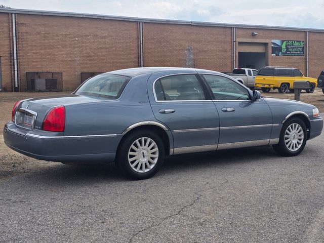 2003 Lincoln Town Car Signature