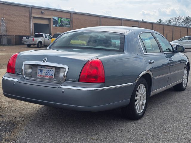 2003 Lincoln Town Car Signature 2003 Lincoln Town Car Signature