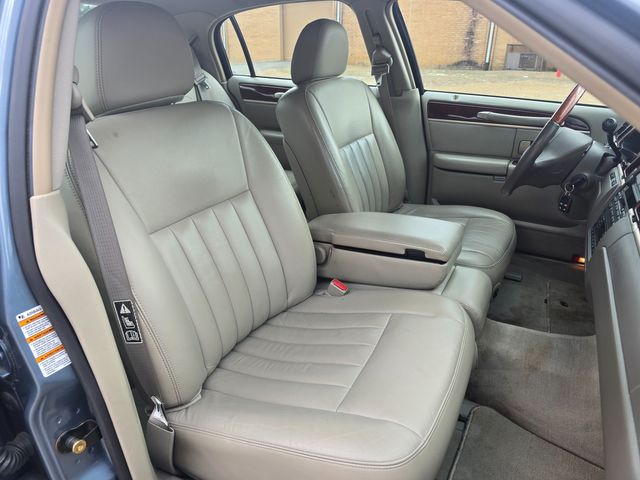 2003 Lincoln Town Car Signature 2003 Lincoln Town Car Signature