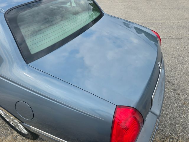 2003 Lincoln Town Car Signature 2003 Lincoln Town Car Signature