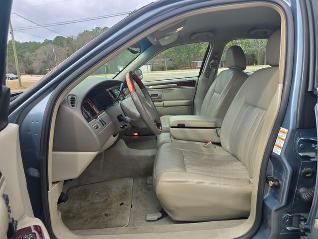 2003 Lincoln Town Car Signature 2003 Lincoln Town Car Signature