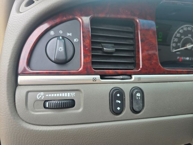 2003 Lincoln Town Car Signature 2003 Lincoln Town Car Signature