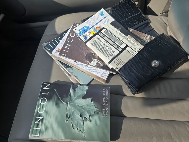 2003 Lincoln Town Car Signature 2003 Lincoln Town Car Signature