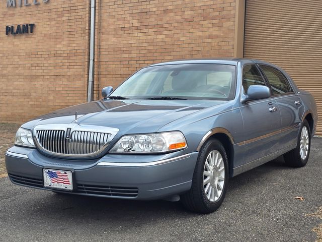 2003 Lincoln Town Car Signature