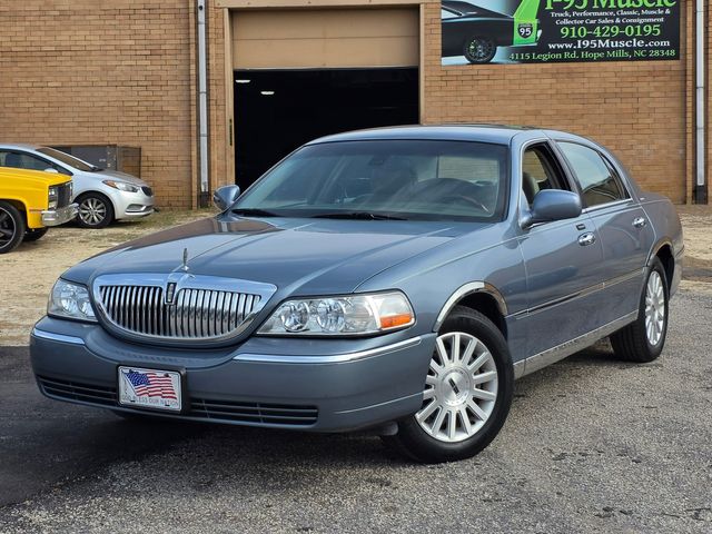 2003 Lincoln Town Car Signature 2003 Lincoln Town Car Signature