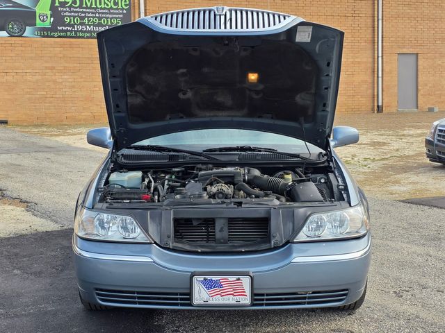 2003 Lincoln Town Car Signature 2003 Lincoln Town Car Signature