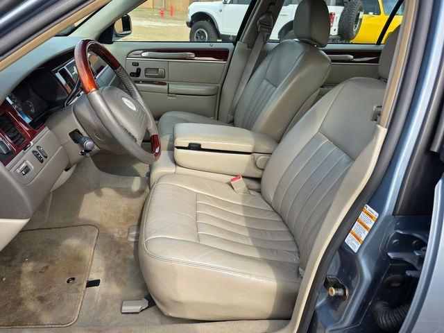 2003 Lincoln Town Car Signature 2003 Lincoln Town Car Signature