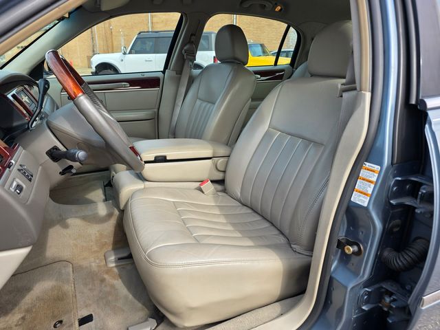 2003 Lincoln Town Car Signature 2003 Lincoln Town Car Signature