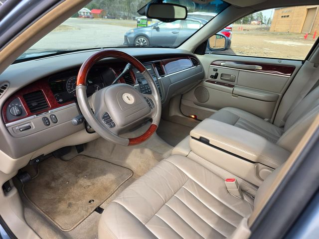2003 Lincoln Town Car Signature