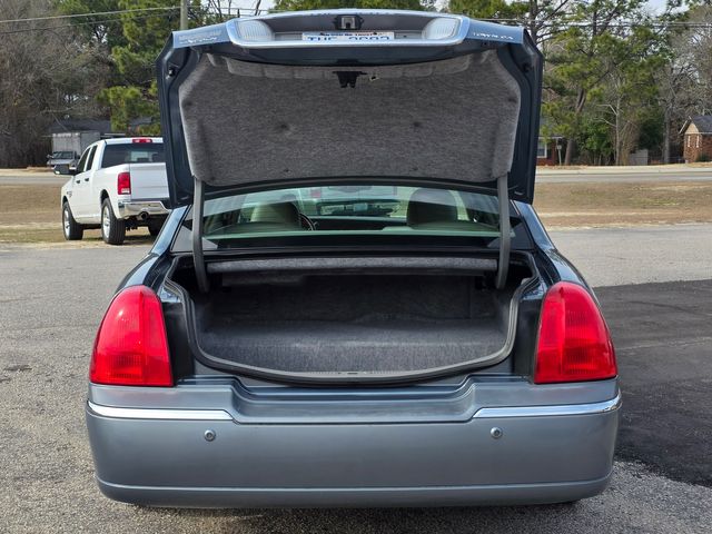 2003 Lincoln Town Car Signature 2003 Lincoln Town Car Signature