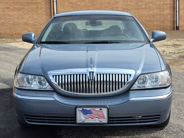 2003 Lincoln Town Car Signature