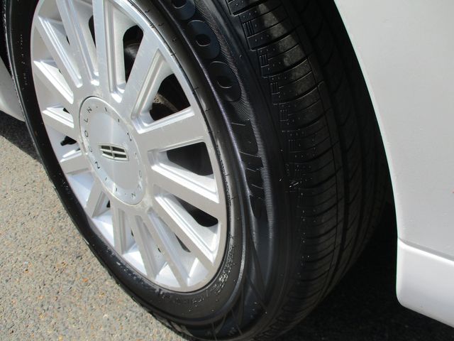 2003 Lincoln Town Car Signature