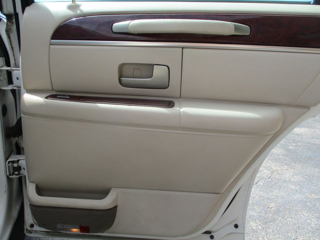 2003 Lincoln Town Car Signature