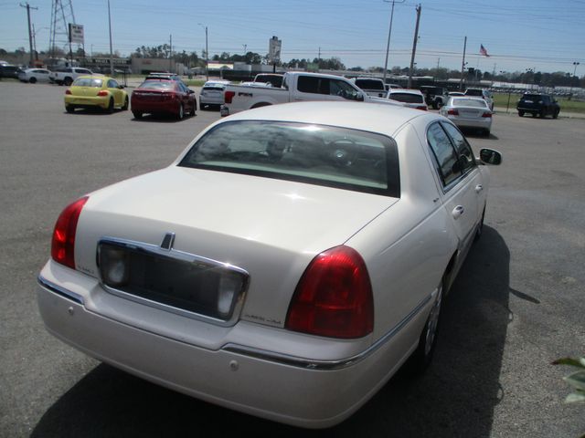 2003 Lincoln Town Car Signature