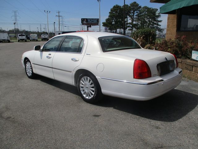 2003 Lincoln Town Car Signature