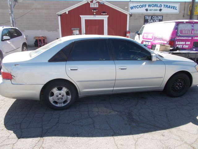 2003 Toyota Avalon XLS