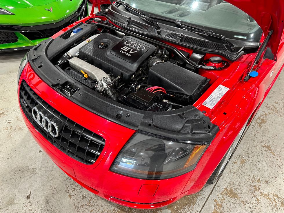2004 Audi TT 225hp quattro AWD 6-Speed, Wind Blocker, Power Top