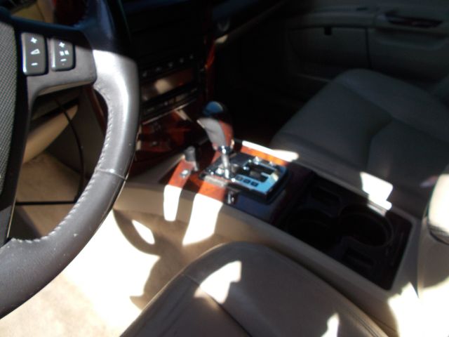 2004 Cadillac SRX Base