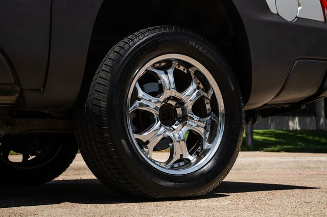 2004 Chevrolet Avalanche 1500 | Addison, TX | Apex Auto Sports 2004 Chevrolet Avalanche 1500 | Addison, TX | Apex Auto Sports