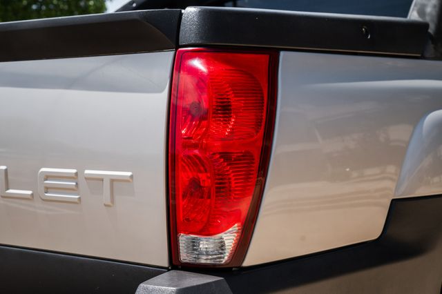 2004 Chevrolet Avalanche 1500 | Addison, TX | Apex Auto Sports 2004 Chevrolet Avalanche 1500 | Addison, TX | Apex Auto Sports