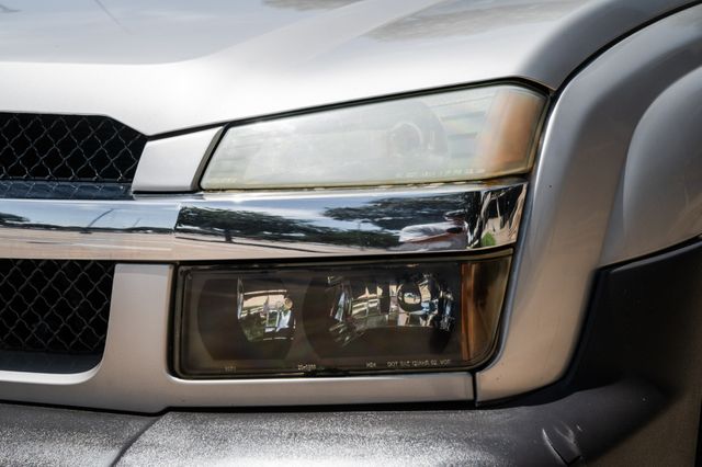 2004 Chevrolet Avalanche 1500 | Addison, TX | Apex Auto Sports 2004 Chevrolet Avalanche 1500 | Addison, TX | Apex Auto Sports