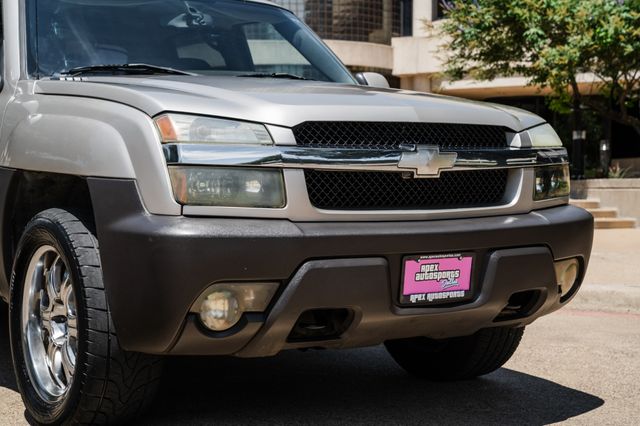 2004 Chevrolet Avalanche 1500 | Addison, TX | Apex Auto Sports 2004 Chevrolet Avalanche 1500 | Addison, TX | Apex Auto Sports