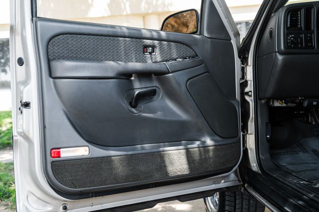 2004 Chevrolet Avalanche 1500 | Addison, TX | Apex Auto Sports 2004 Chevrolet Avalanche 1500 | Addison, TX | Apex Auto Sports