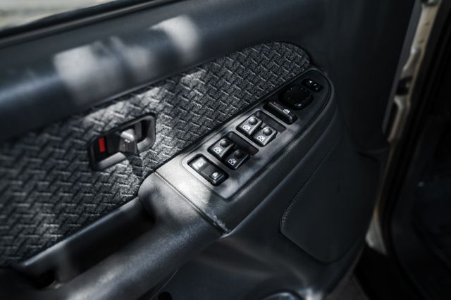 2004 Chevrolet Avalanche 1500 | Addison, TX | Apex Auto Sports 2004 Chevrolet Avalanche 1500 | Addison, TX | Apex Auto Sports