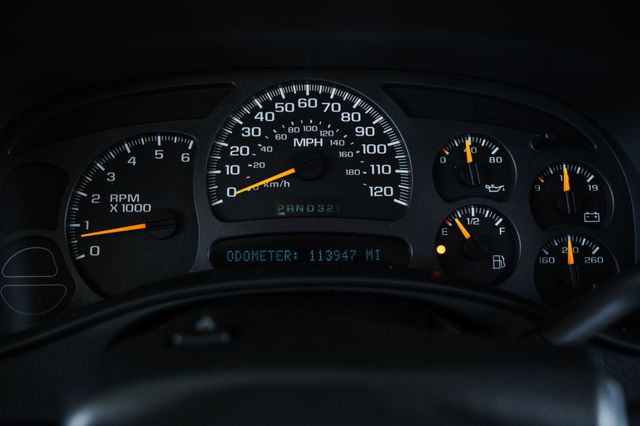 2004 Chevrolet Avalanche 1500 | Addison, TX | Apex Auto Sports 2004 Chevrolet Avalanche 1500 | Addison, TX | Apex Auto Sports