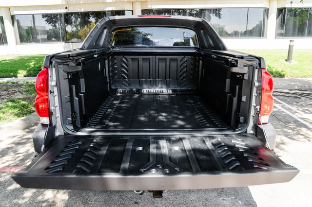 2004 Chevrolet Avalanche 1500 | Addison, TX | Apex Auto Sports 2004 Chevrolet Avalanche 1500 | Addison, TX | Apex Auto Sports