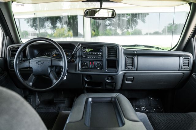 2004 Chevrolet Avalanche 1500 | Addison, TX | Apex Auto Sports 2004 Chevrolet Avalanche 1500 | Addison, TX | Apex Auto Sports