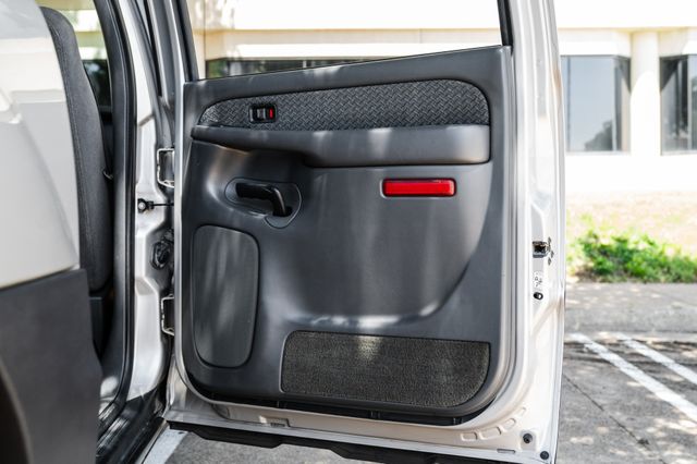 2004 Chevrolet Avalanche 1500 | Addison, TX | Apex Auto Sports 2004 Chevrolet Avalanche 1500 | Addison, TX | Apex Auto Sports