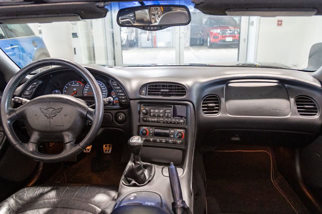 2004 Chevrolet Corvette convertible manual Preferred Equipment Group 1