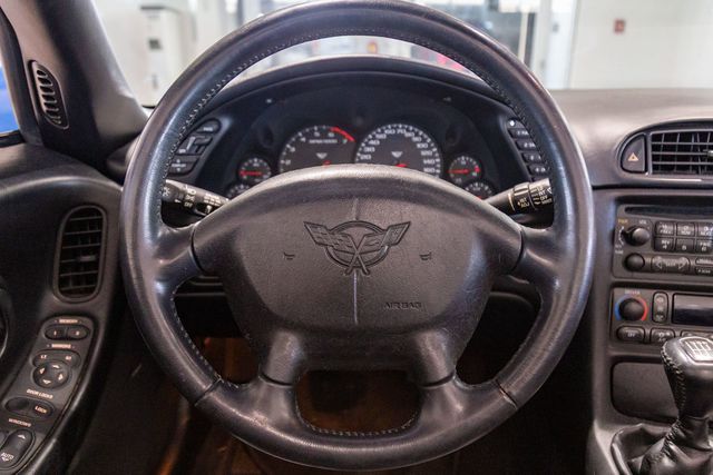 2004 Chevrolet Corvette convertible manual Preferred Equipment Group 1