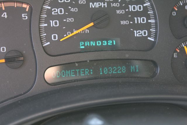 2004 Chevrolet Silverado 2500HD Diesel 4x4 Long Bed LS | Roscoe, IL | Autoland Outlets 2004 Chevrolet Silverado 2500HD Diesel 4x4 Long Bed LS | Roscoe, IL | Autoland Outlets