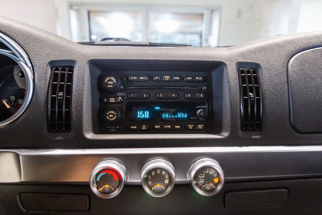 2004 Chevrolet SSR Convertible LS