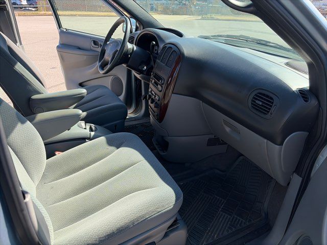 2004 Chrysler Town and Country LX Family Value