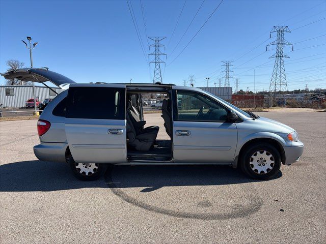 2004 Chrysler Town and Country LX Family Value