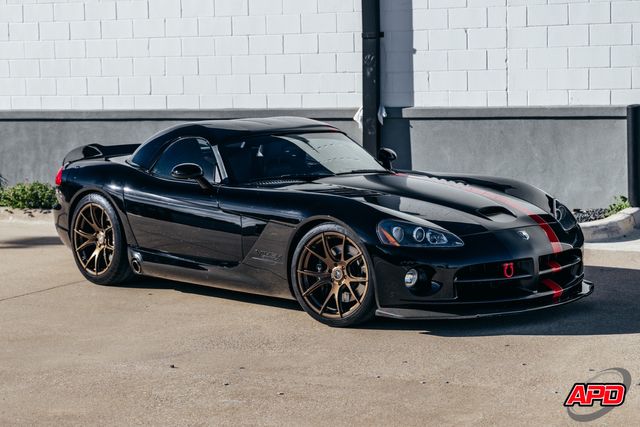 2004 Dodge Viper SRT10