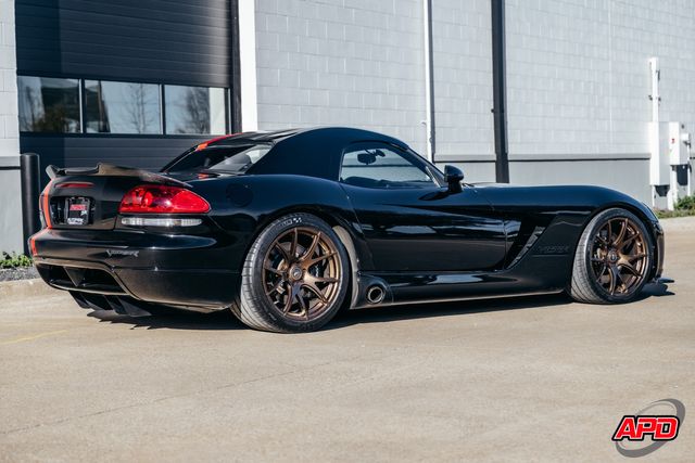 2004 Dodge Viper SRT10