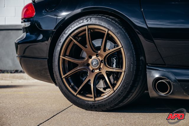 2004 Dodge Viper SRT10